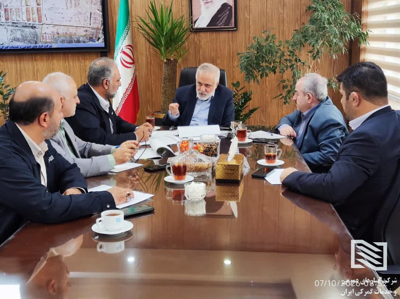 بازدید رئیس هیئت مدیره شرکت انبارهای عمومی و خدمات گمرکی ایران به همراه سرپرست معاونت توسعه مدیریت و سرمایه های انسانی ستاد مرکزی از شرکت انبارهای عمومی و خدمات گمرکی غرب 4